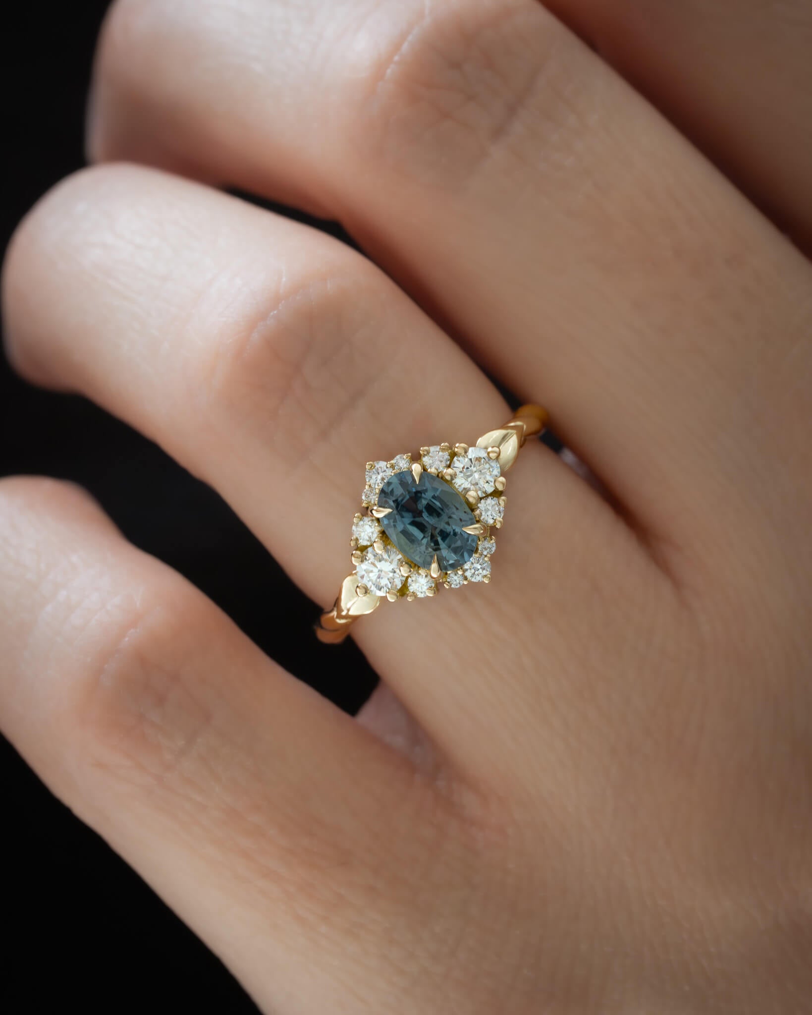 Montana Sapphire &amp; Diamond Ring 18ct Yellow Gold