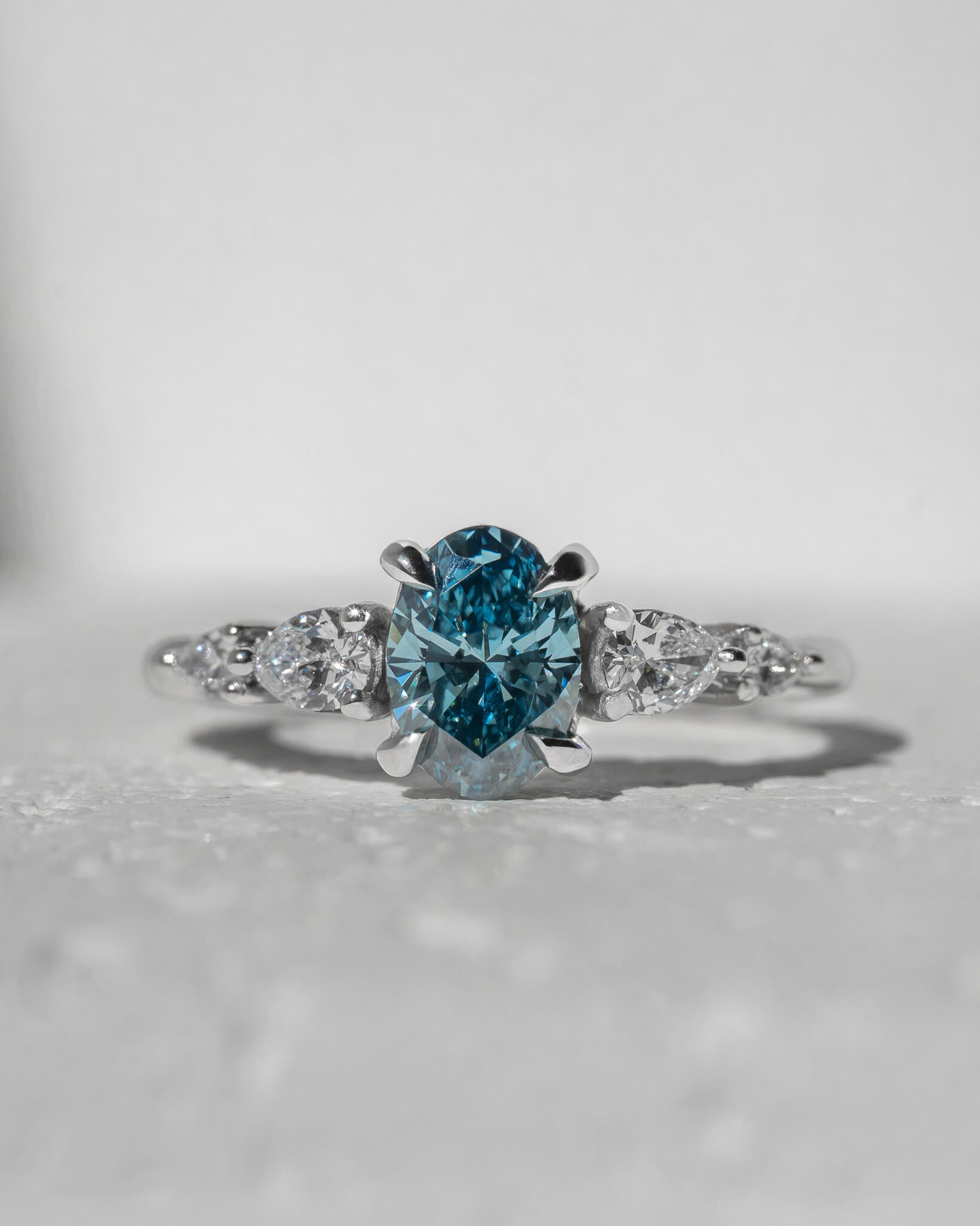 The Evalin Ring Blue Diamond