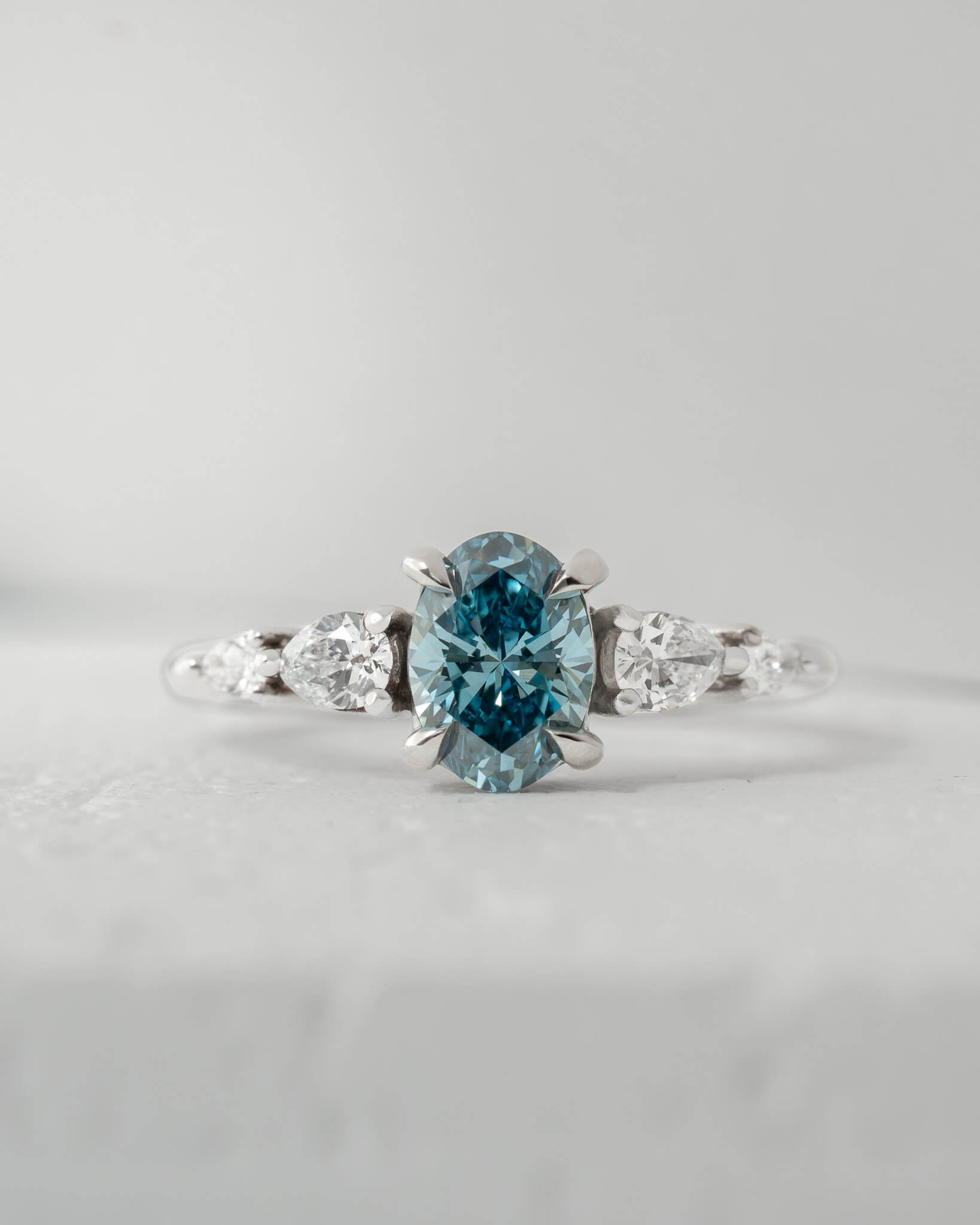 The Evalin Ring Blue Diamond