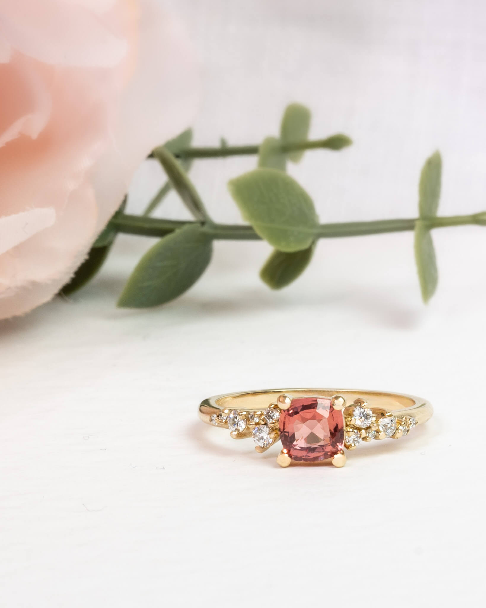 Pink Sapphire &amp; Diamond Ring - 14ct Yellow Gold