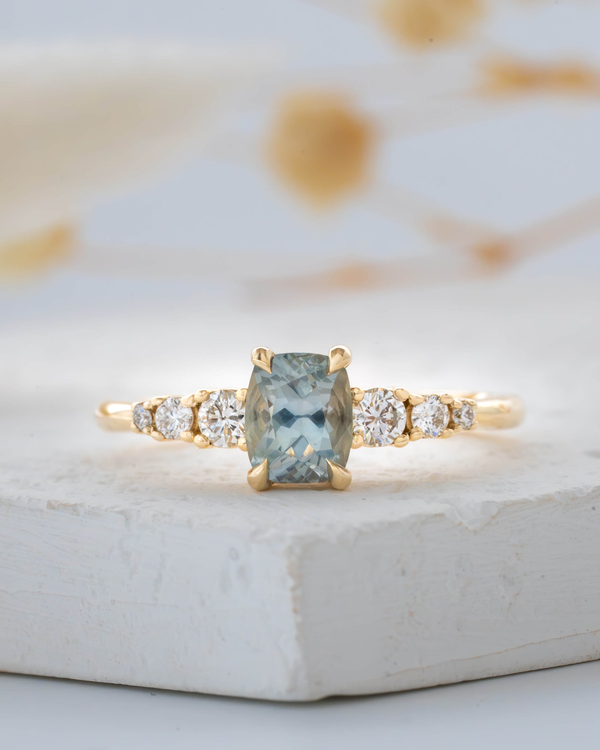 montana sapphire and diamond 14ct yellow gold ring